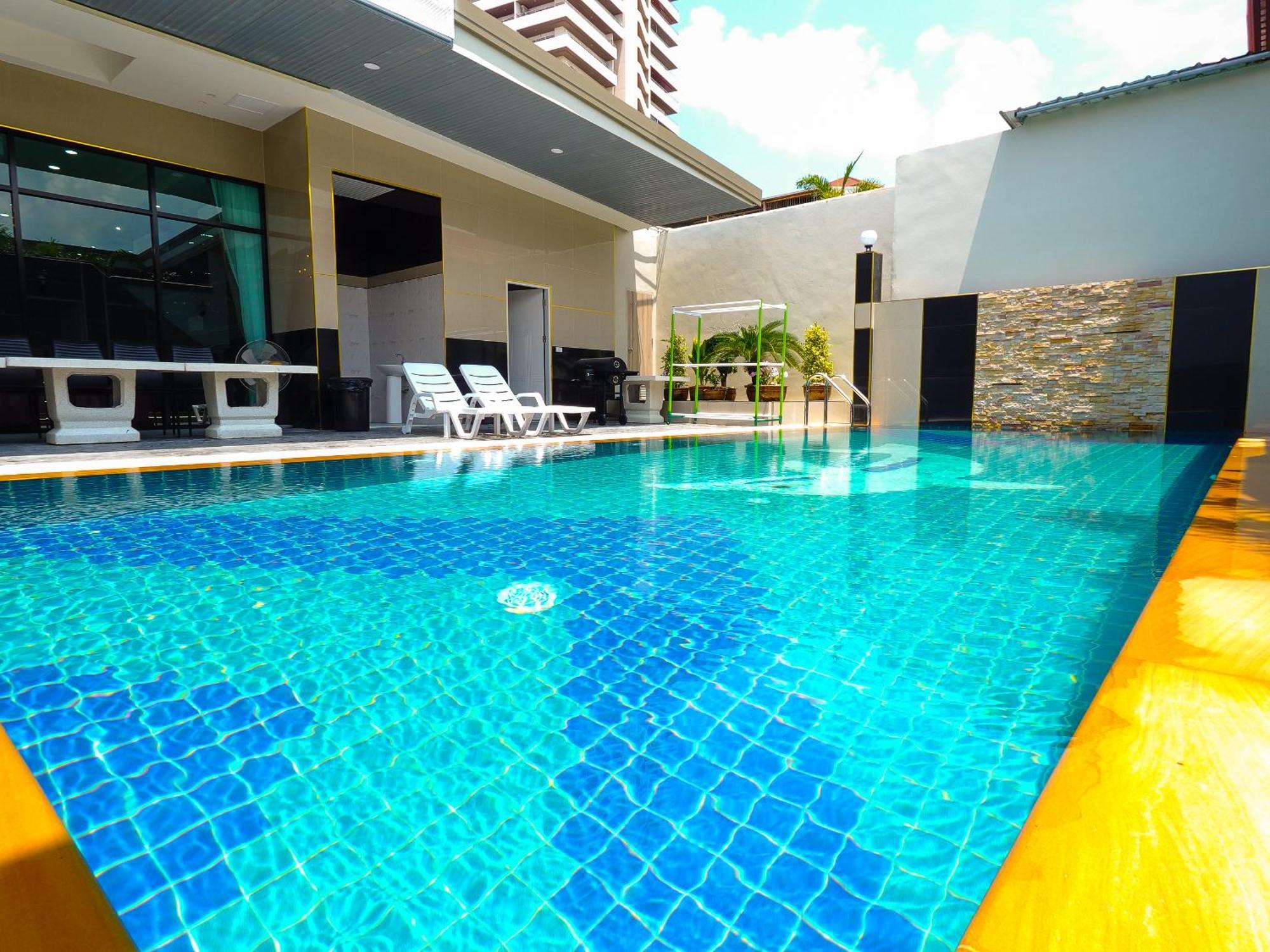 Pool B5 Villa Pattaya