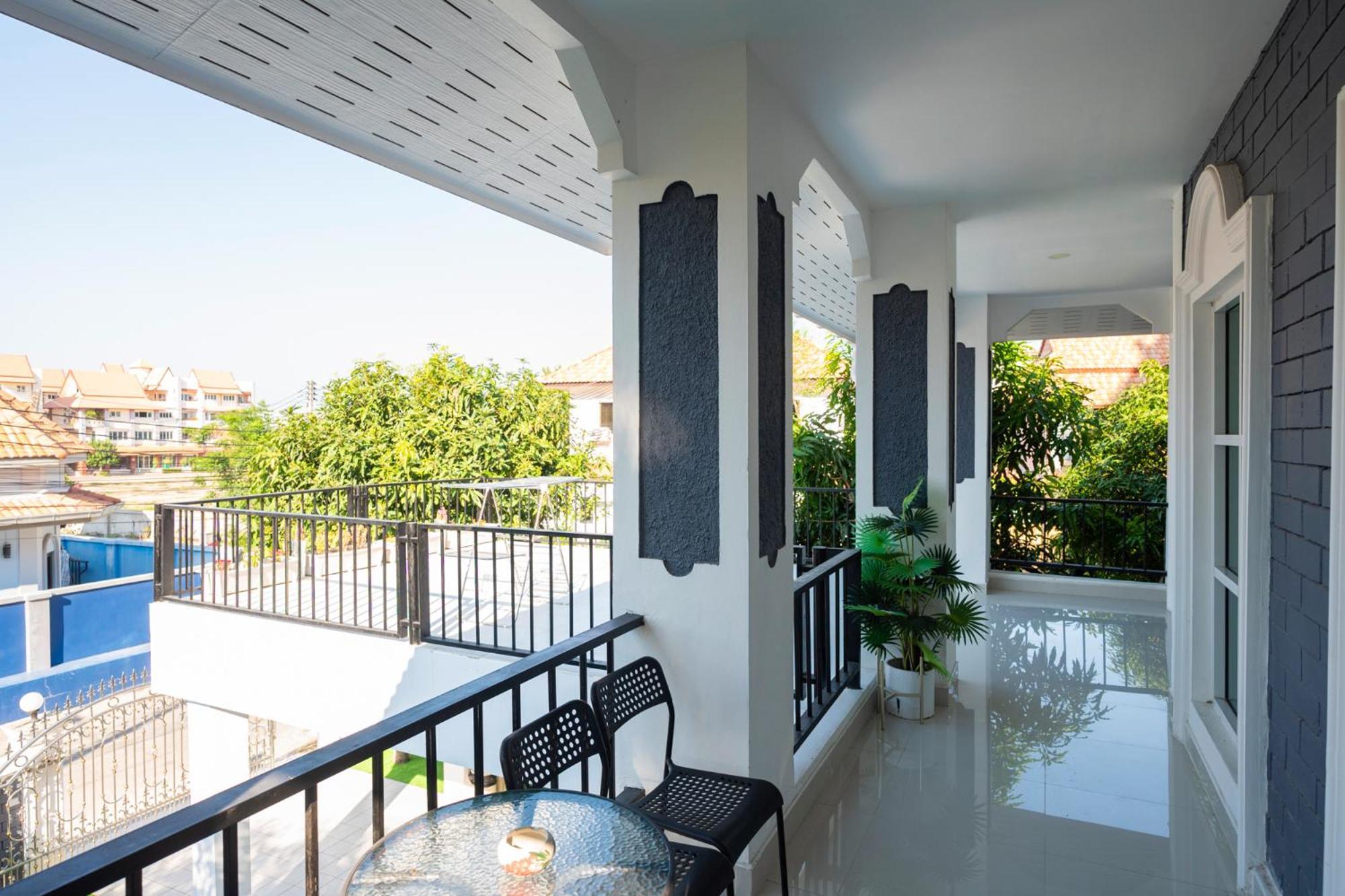 泰家帕山五卧室家庭别墅 Vila Pattaya