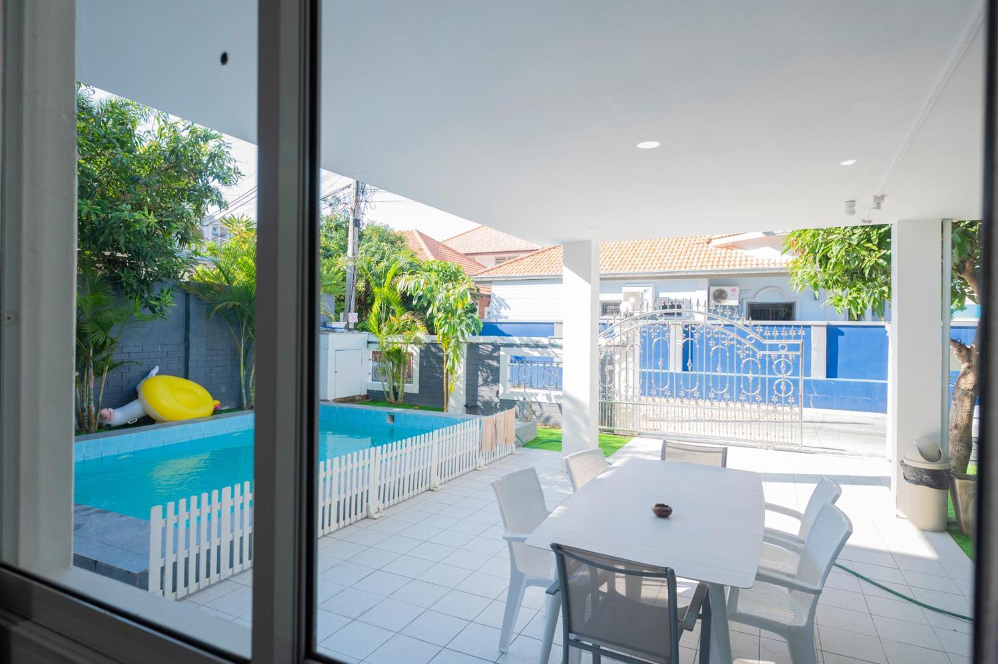 Villa 泰家帕山五卧室家庭别墅 Pattaya