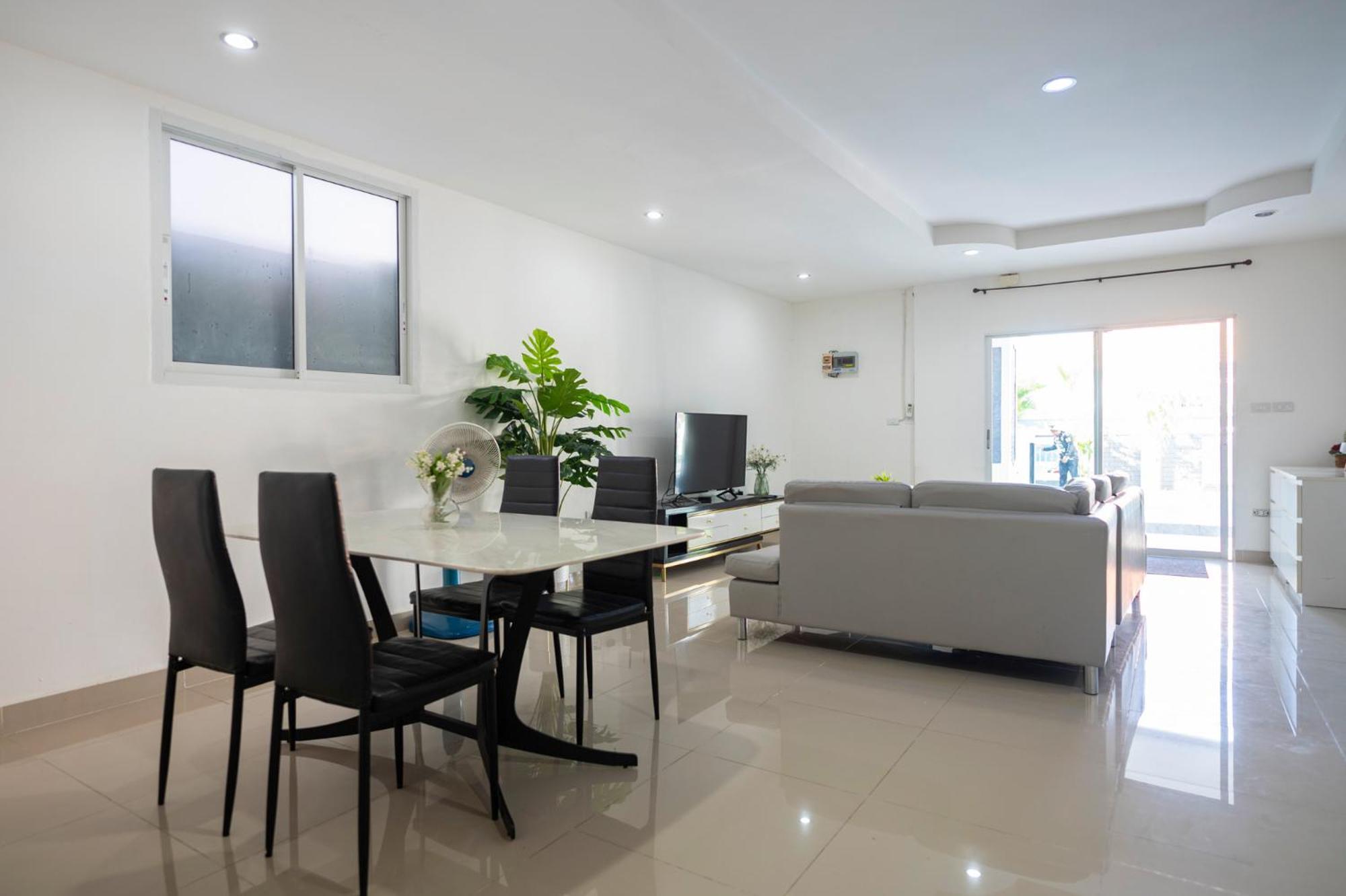 Villa 泰家帕山五卧室家庭别墅 *