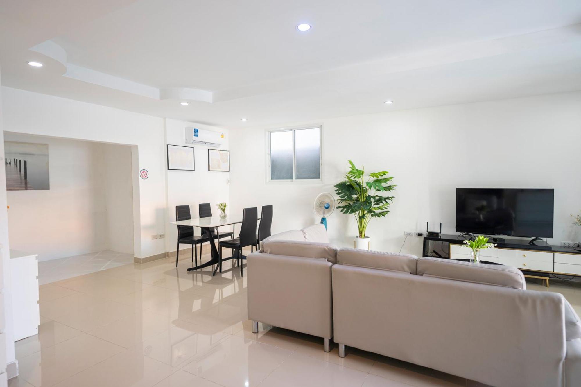 泰家帕山五卧室家庭别墅 *