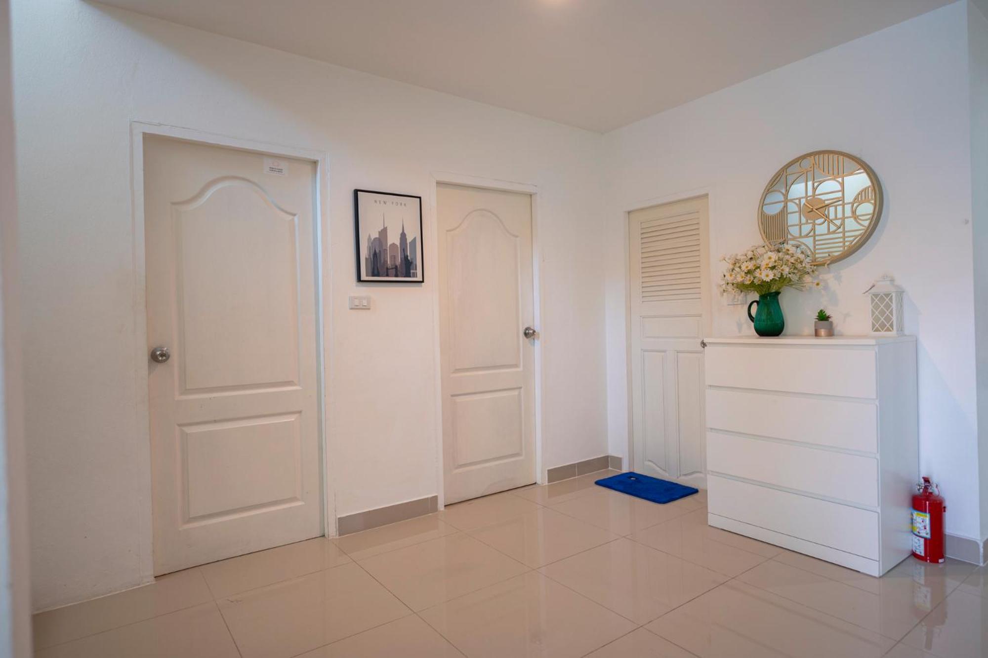 Villa 泰家帕山五卧室家庭别墅 Pattaya