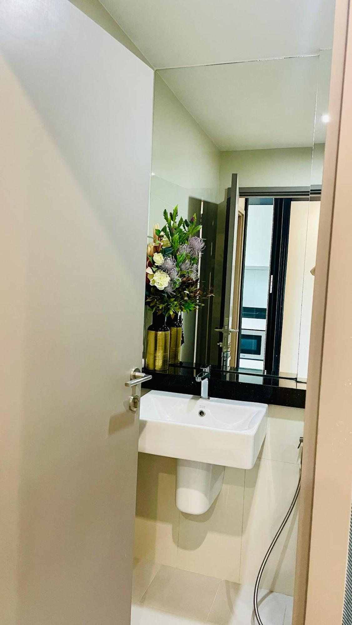 The Base 639 By Numam * Pattaya