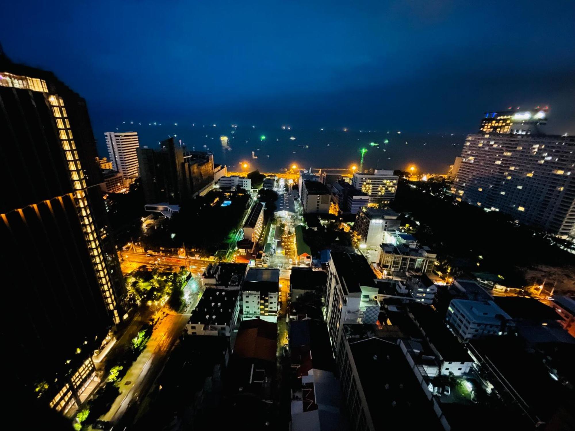 Apartment The Base 27 By Numam Pattaya