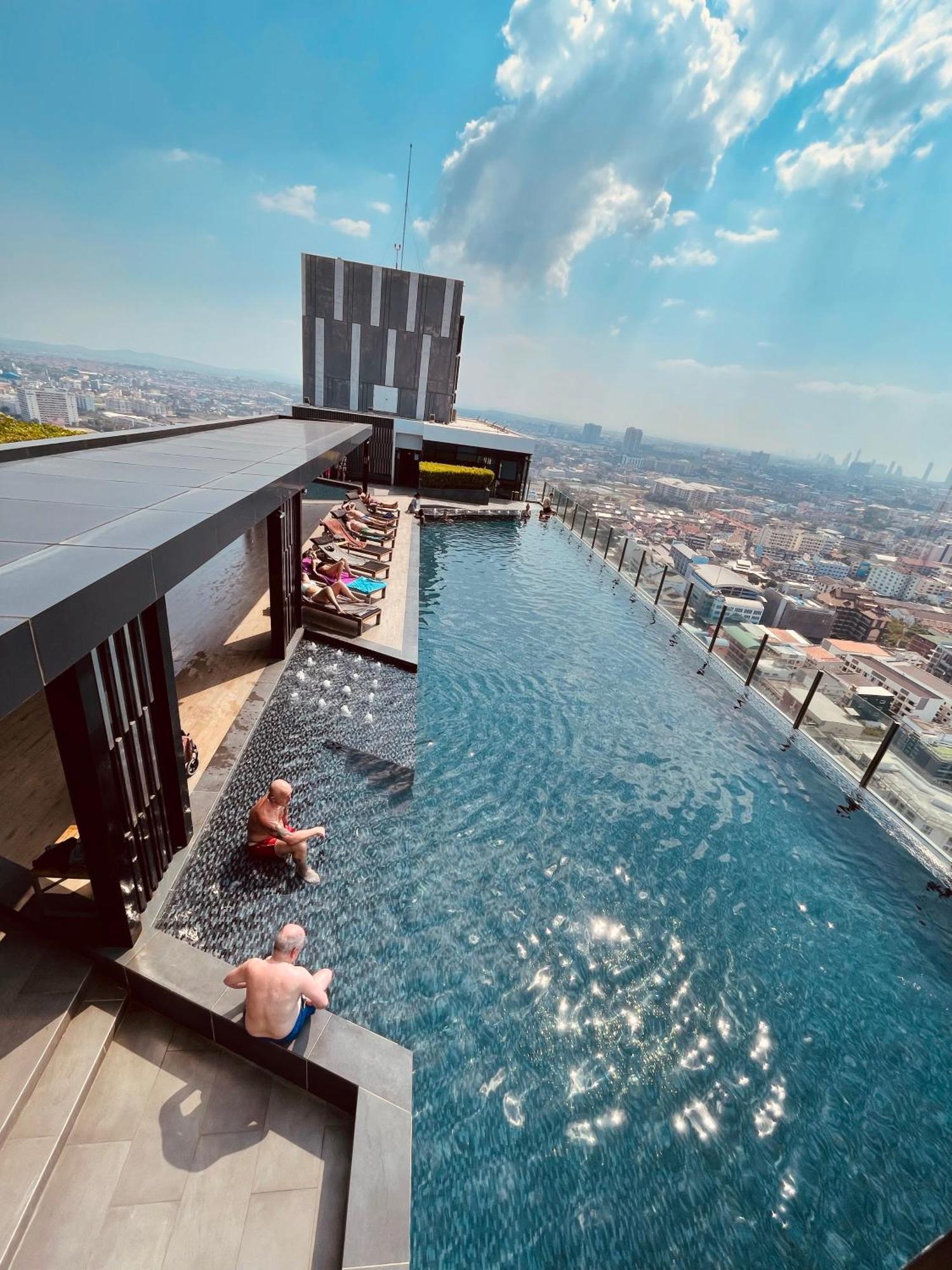 The Base 27 By Numam Apartment Pattaya