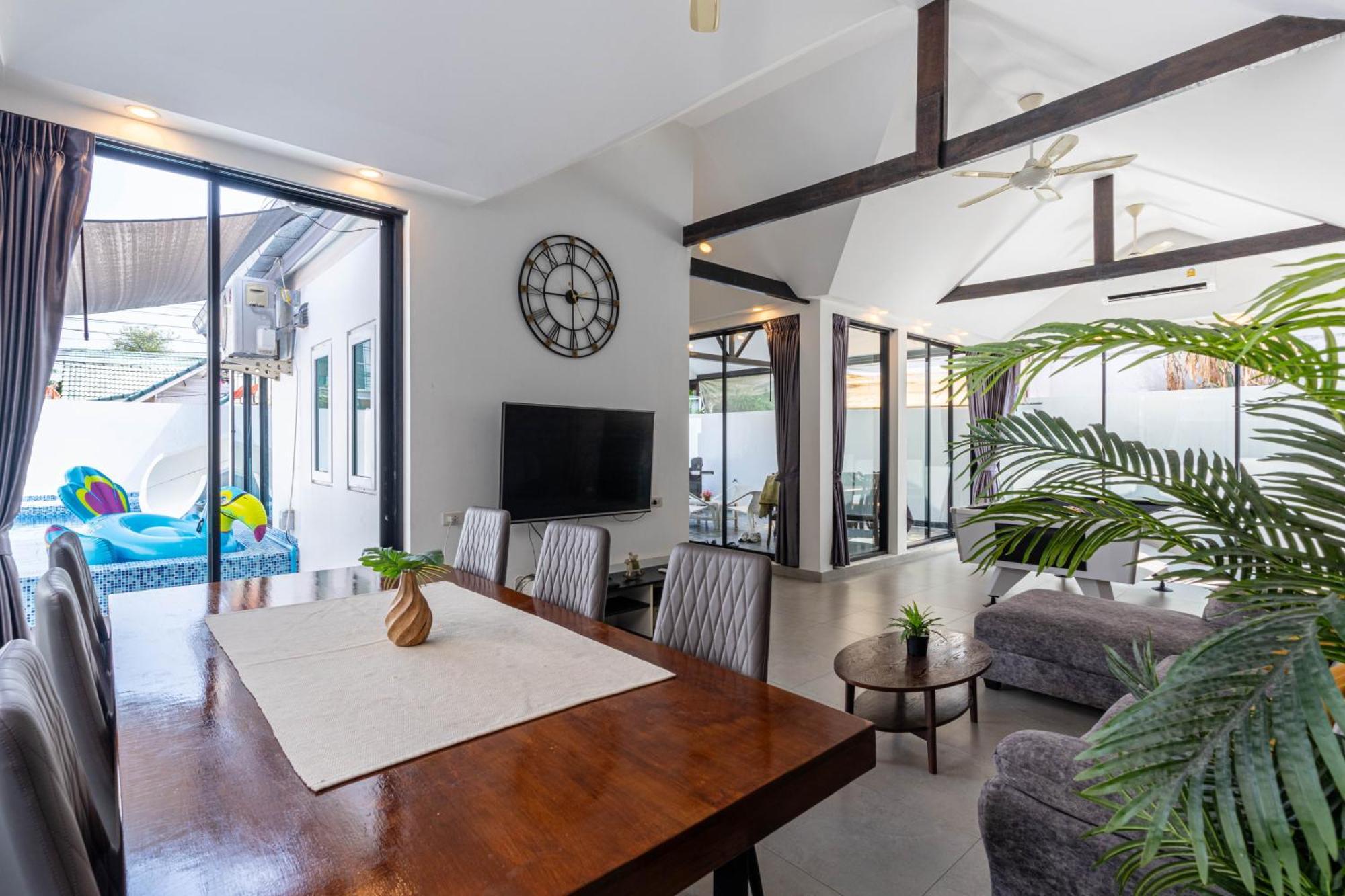 Luxury Pool Center C5 - 5 Bedroom Villa Pattaya