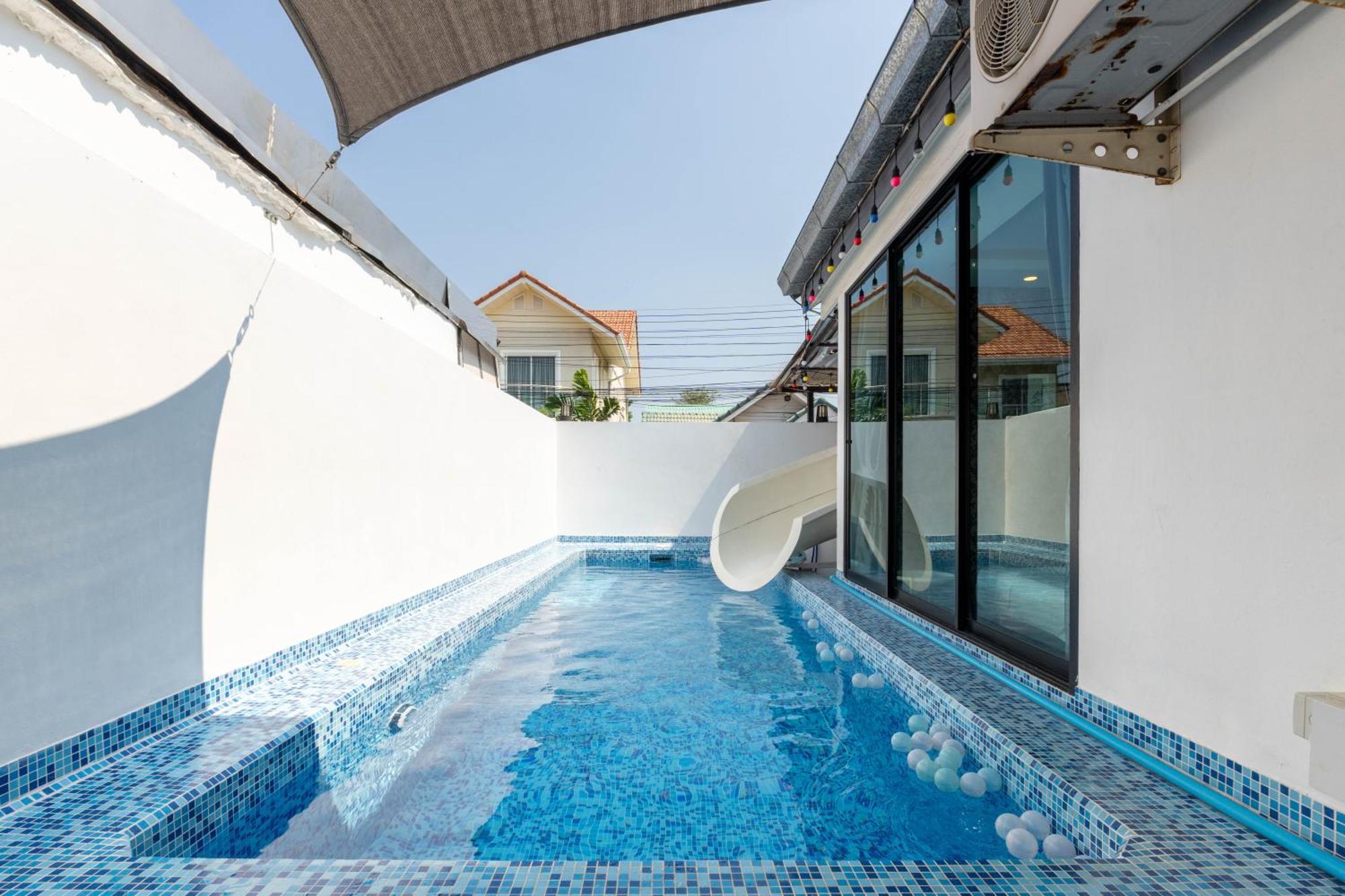Luxury Pool Center C5 - 5 Bedroom * Pattaya
