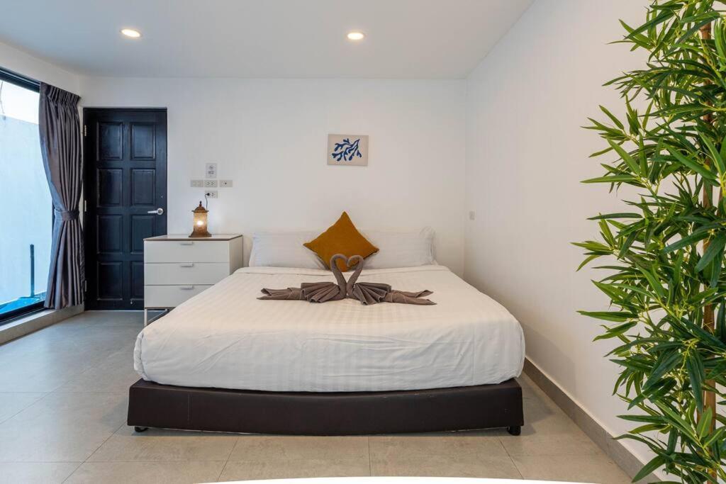 Luxury Pool Center C5 - 5 Bedroom * Pattaya