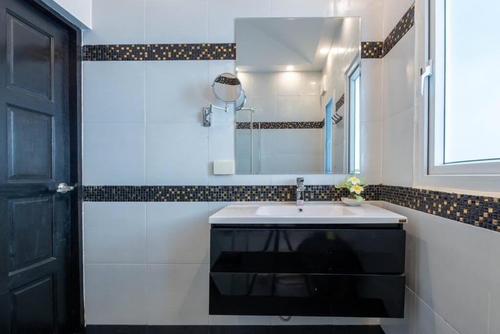 Luxury Pool Center C5 - 5 Bedroom Pattaya