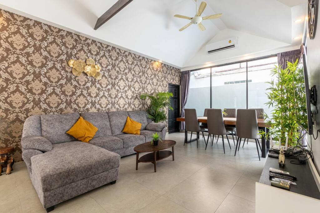 Luxury Pool Center C5 - 5 Bedroom Villa *