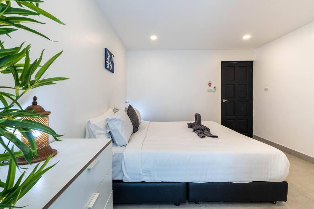 Luxury Pool Center C5 - 5 Bedroom *