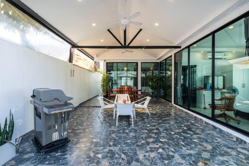 Luxury Pool Center C5 - 5 Bedroom Villa *