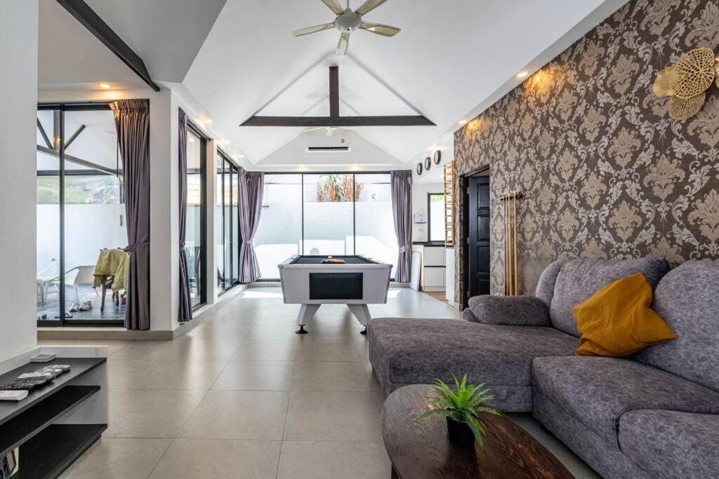 Luxury Pool Center C5 - 5 Bedroom Villa