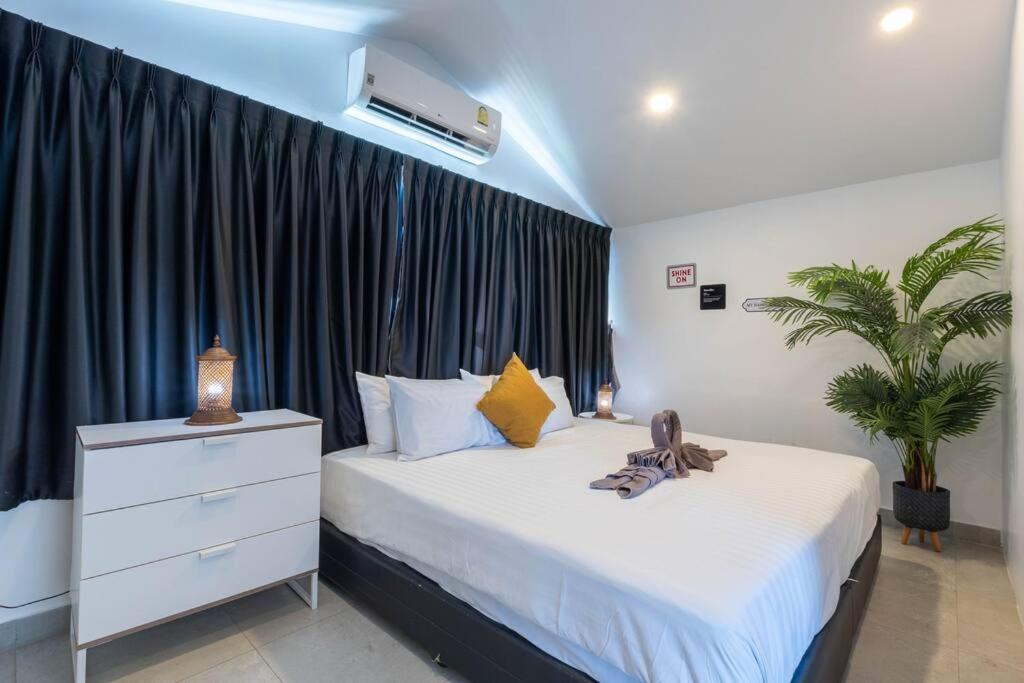 Luxury Pool Center C5 - 5 Bedroom Villa Pattaya