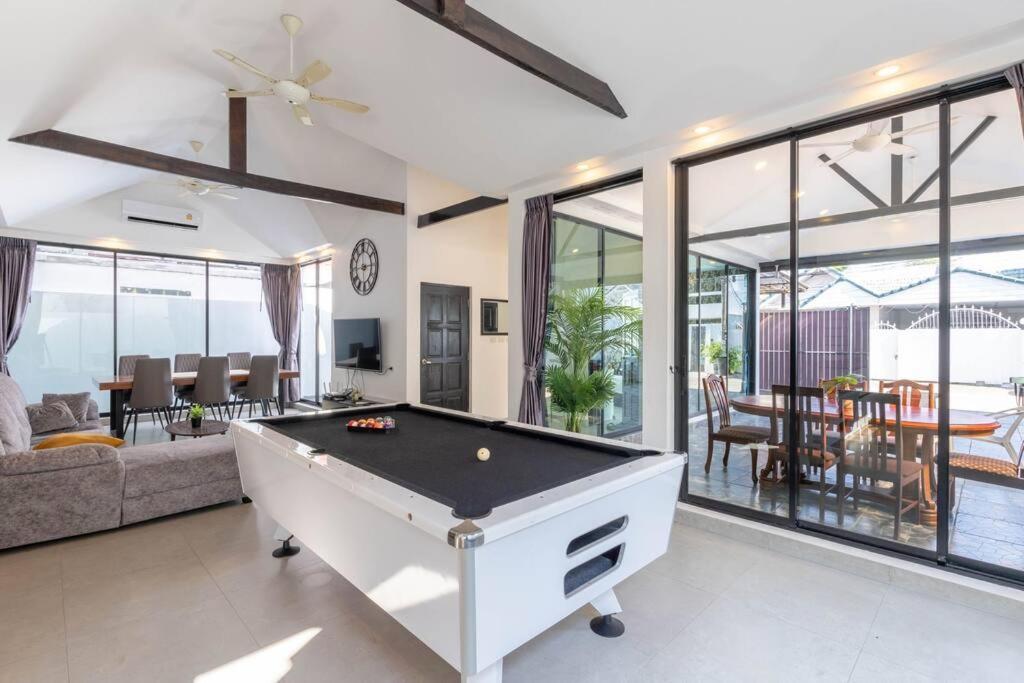 Luxury Pool Center C5 - 5 Bedroom * Pattaya