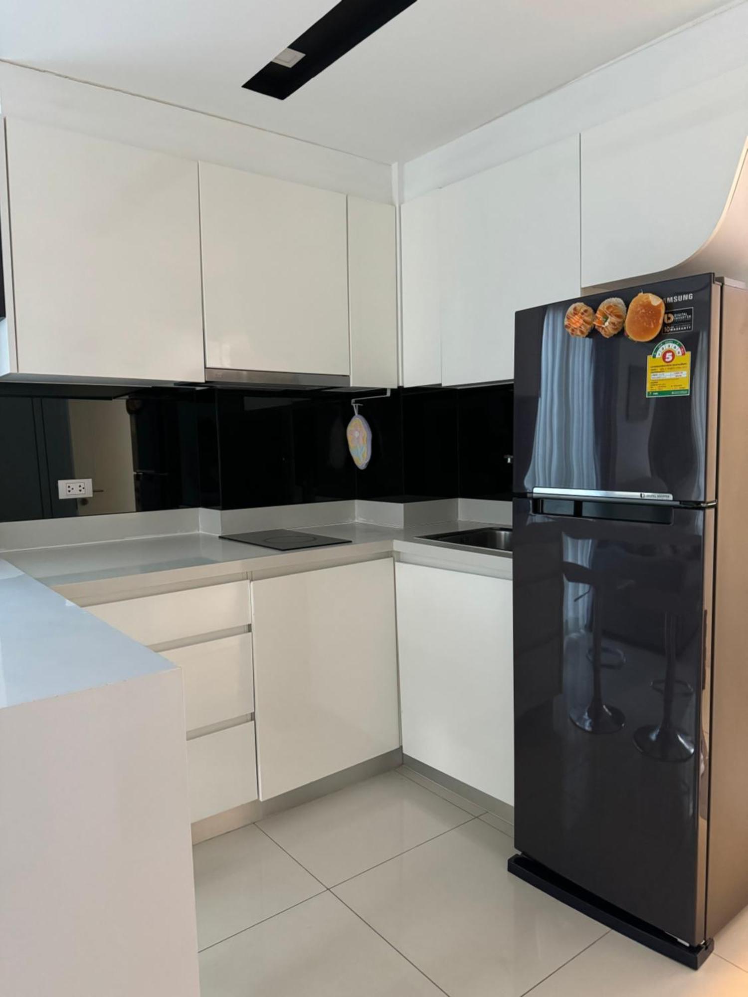 Apartment Center Residents ที่พักในตัวเมืองพัทยา Pattaya