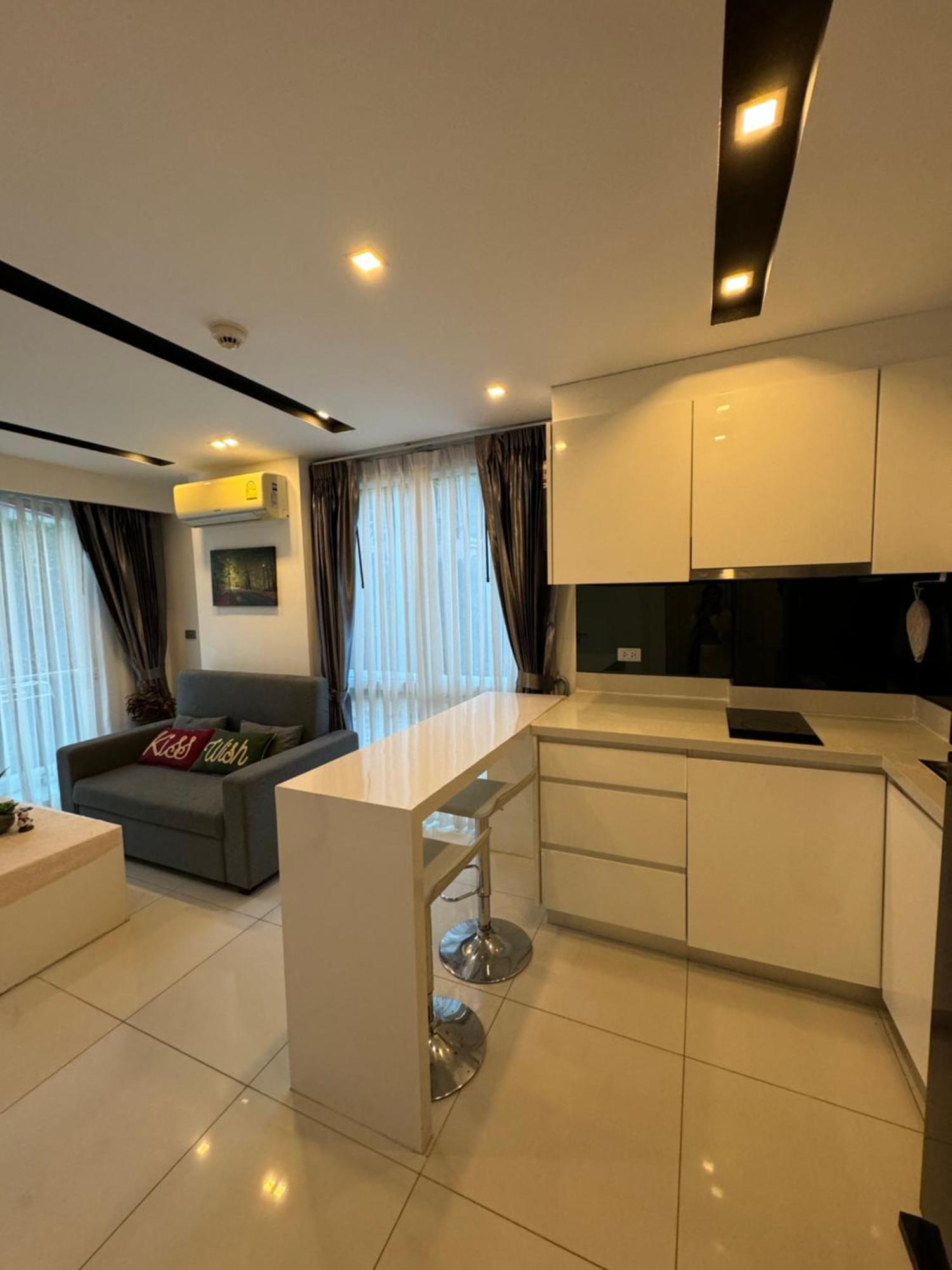 Center Residents ที่พักในตัวเมืองพัทยา Apartment