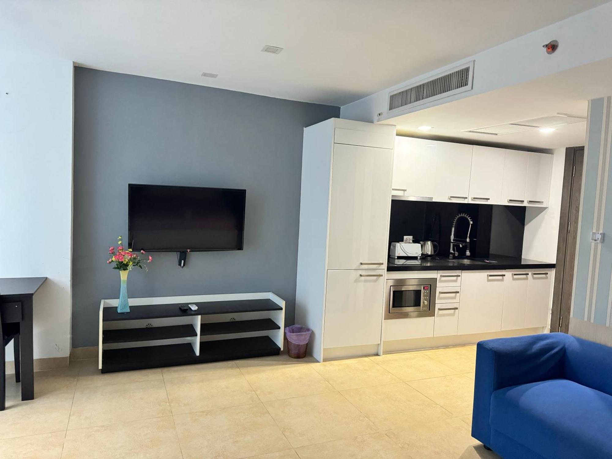 Apartment 芭提雅中心地带 Centara Avenue 一房公寓6楼紧邻海滩, 酒吧街, 购物中心 *