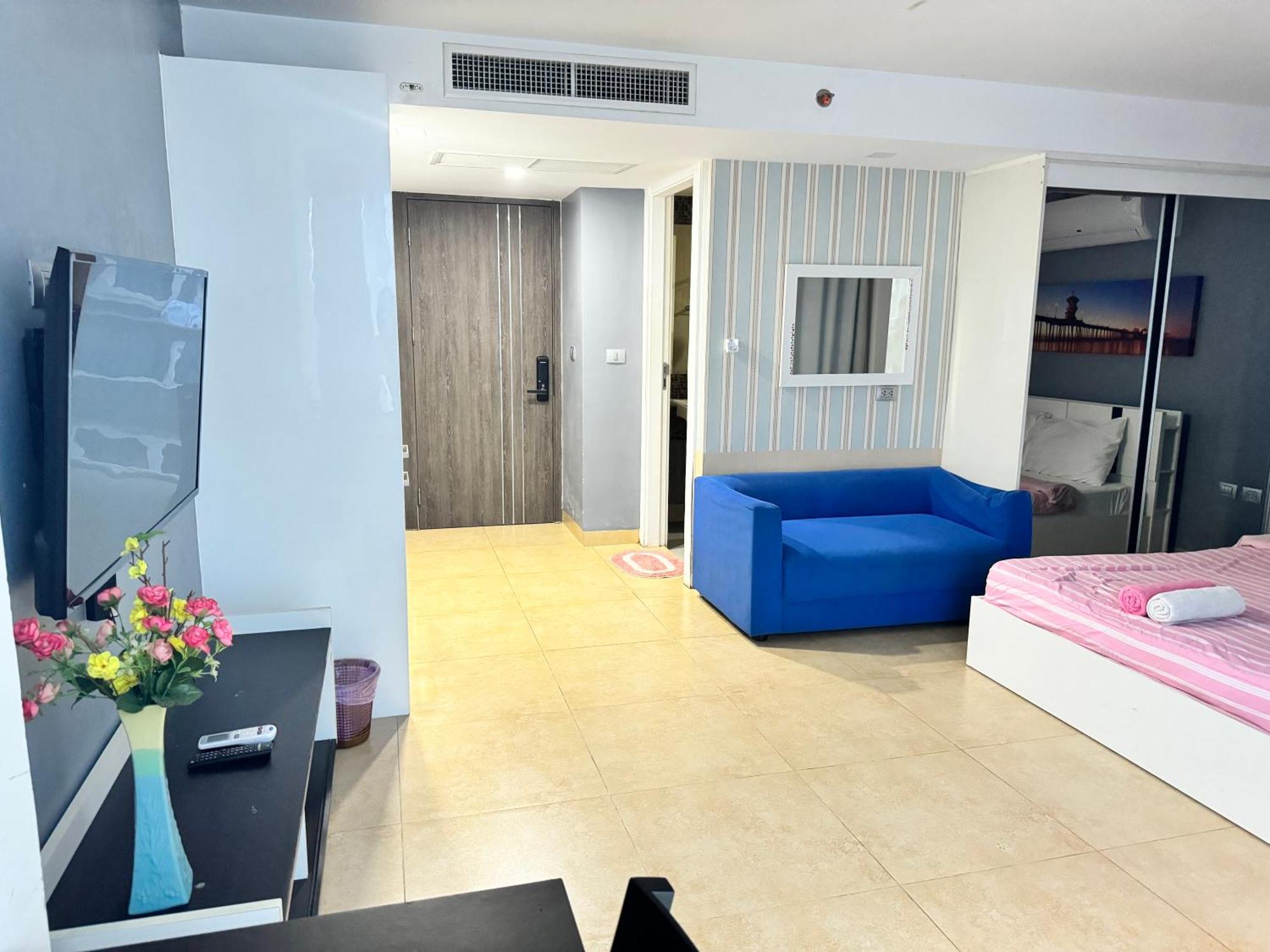芭提雅中心地带 Centara Avenue 一房公寓6楼紧邻海滩, 酒吧街, 购物中心 *