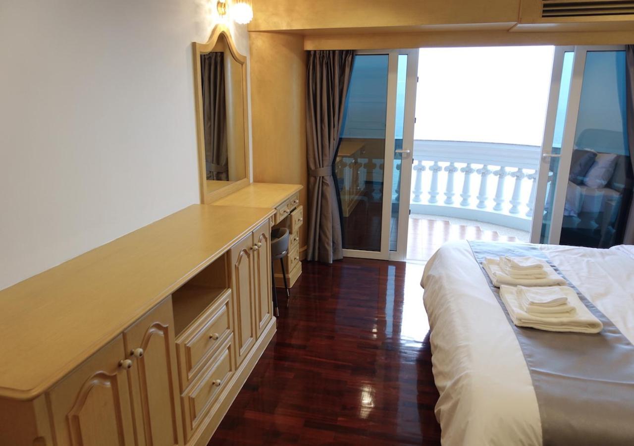 Spacious Seaview 3br Apartment:direct Access Pattaya