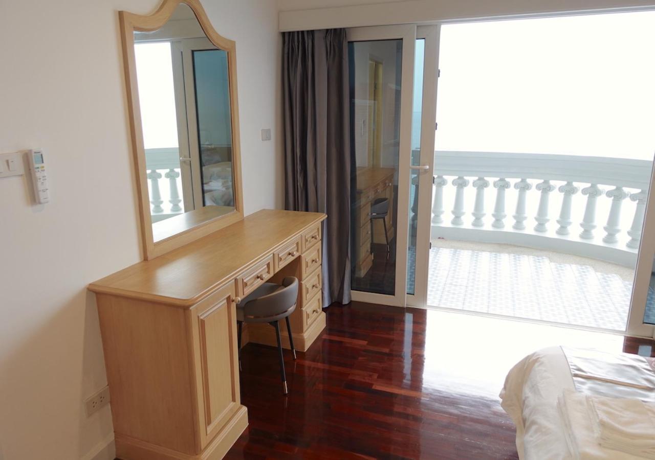 Spacious Seaview 3br Apartment:direct Access Apartment Pattaya