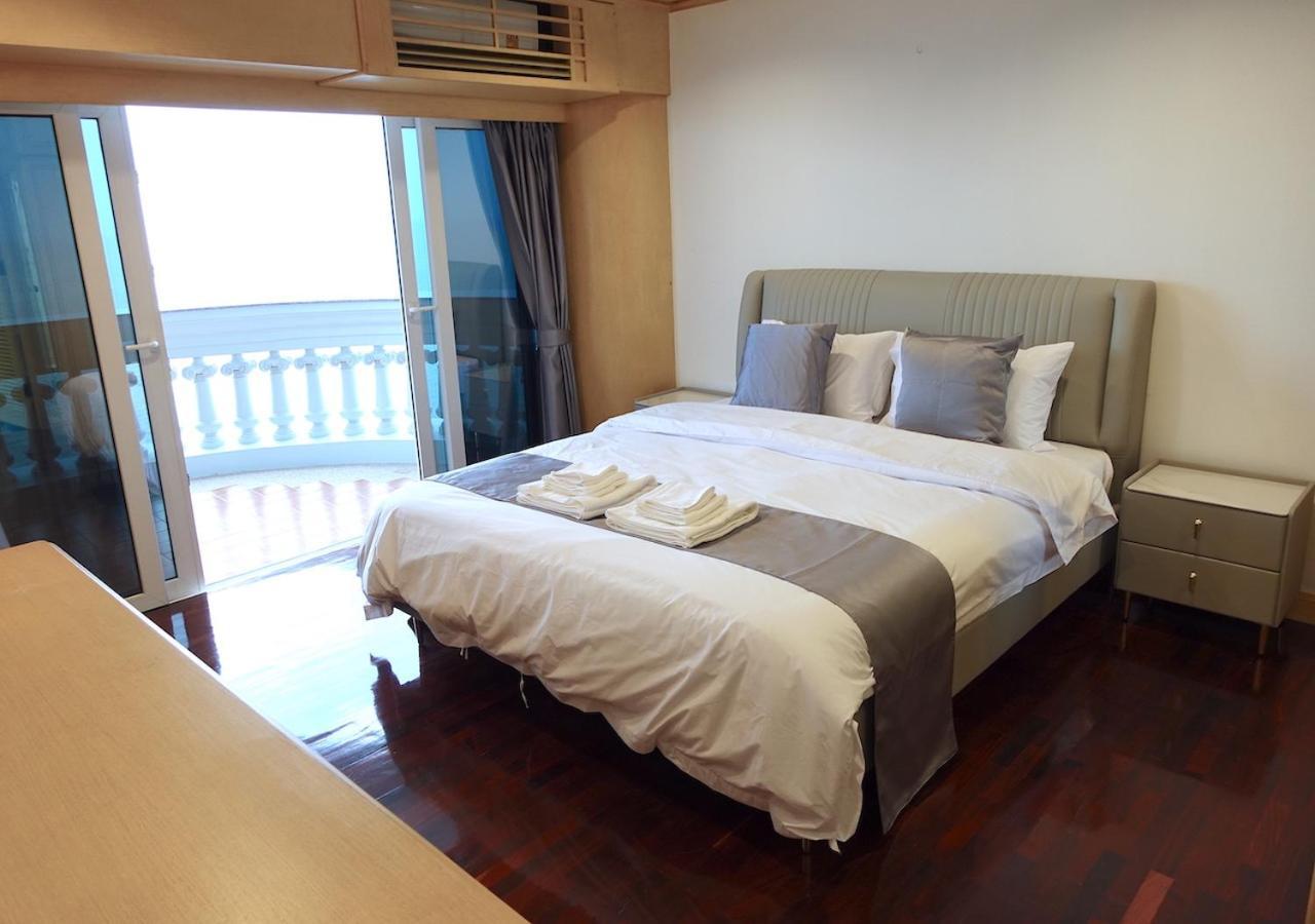Spacious Seaview 3br Apartment:direct Access