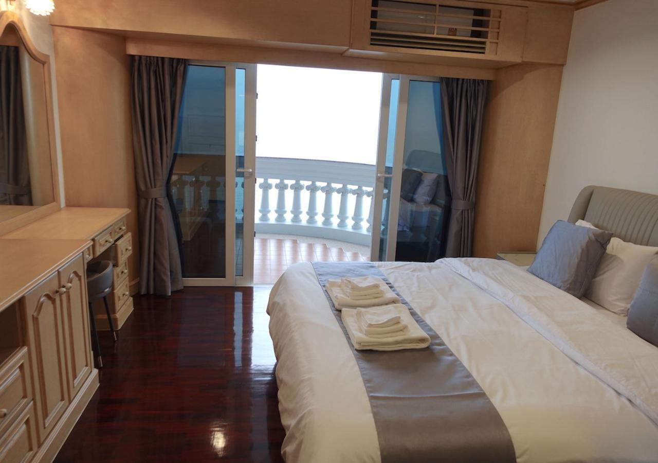 Spacious Seaview 3br Apartment:direct Access Pattaya