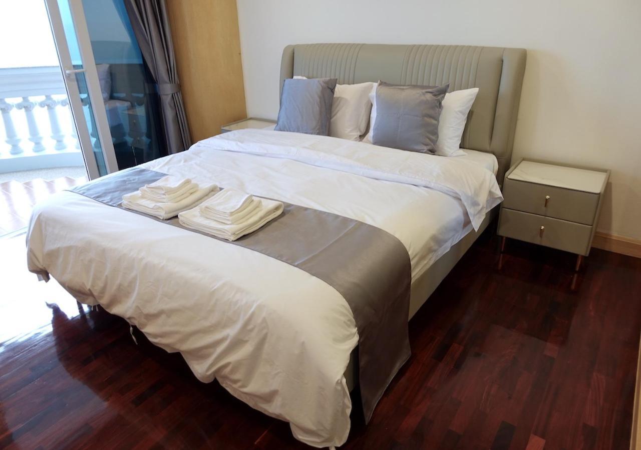 Spacious Seaview 3br Apartment:direct Access Apartment *