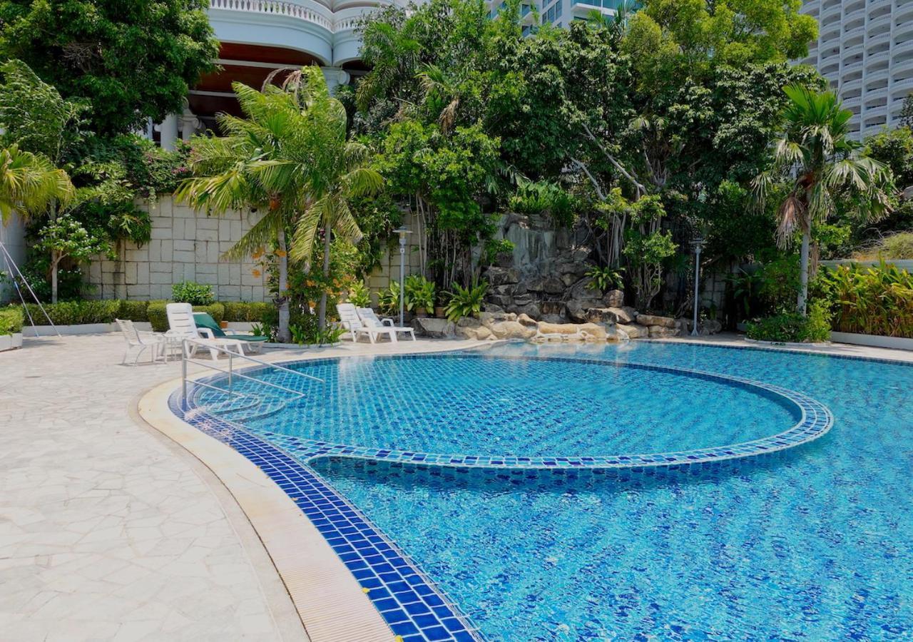 Spacious Seaview 3br Apartment:direct Access Apartment Pattaya