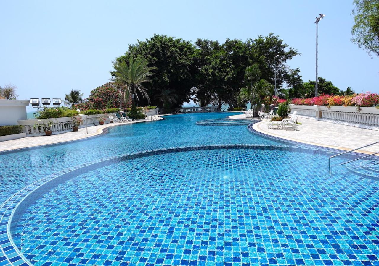 Spacious Seaview 3br Apartment:direct Access Pattaya