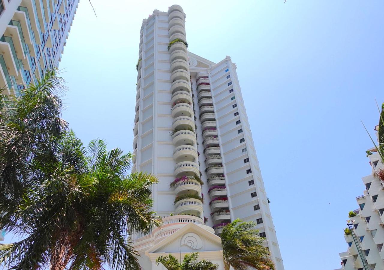 Spacious Seaview 3br Apartment:direct Access Apartment Pattaya