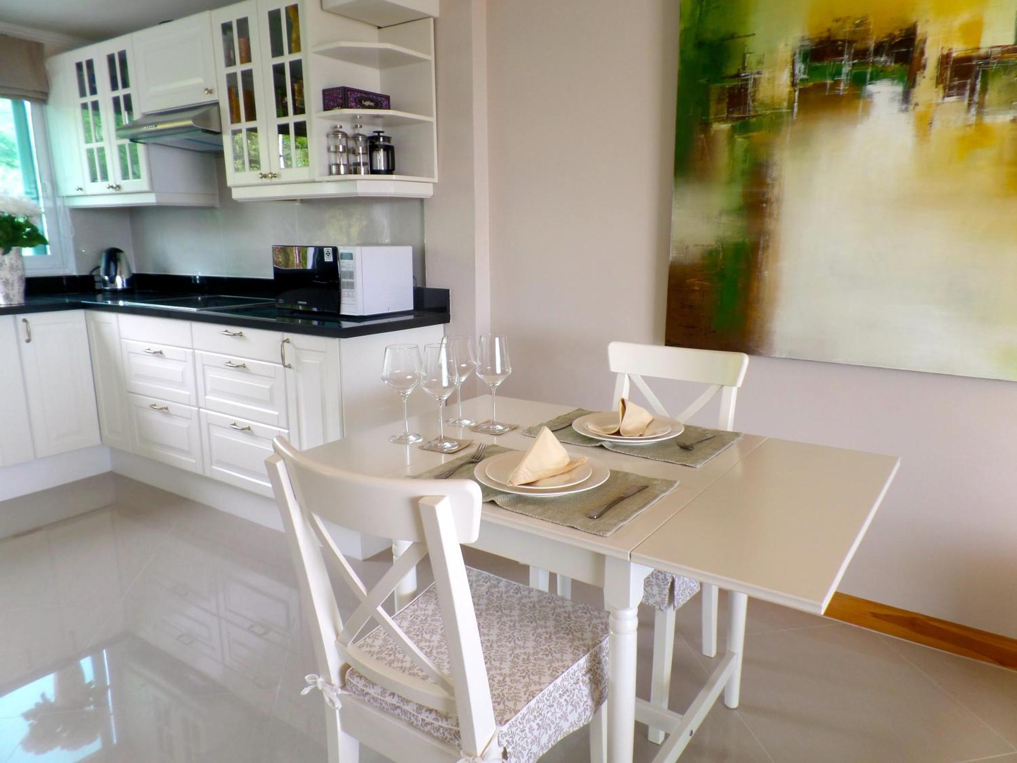 Westbury Aparthotel Pattaya