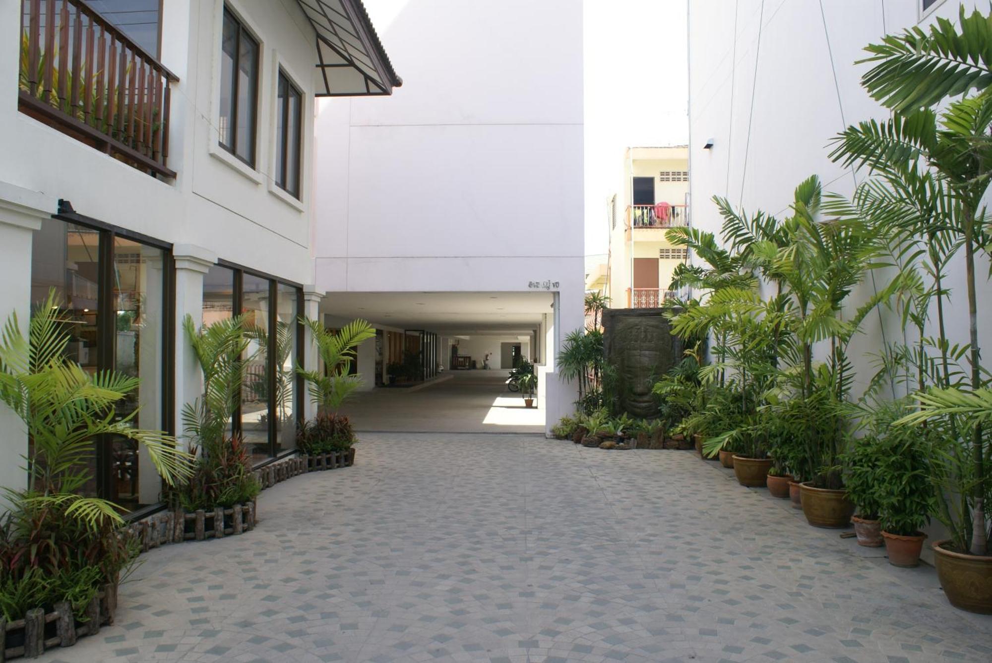 Hotel Diamond Place 3*