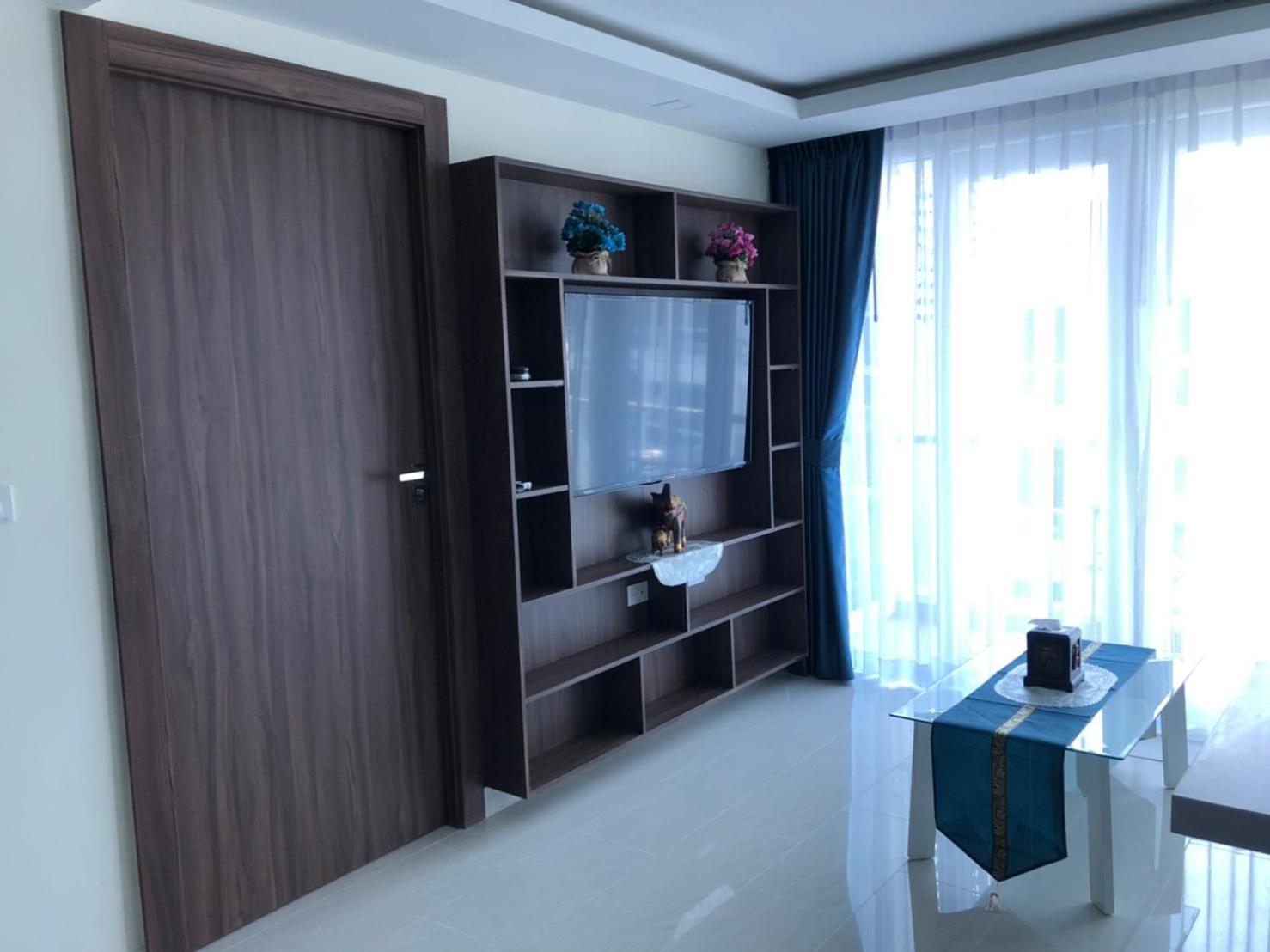 Luxury Business Suits In Grand Avenue By Estates Apartment
