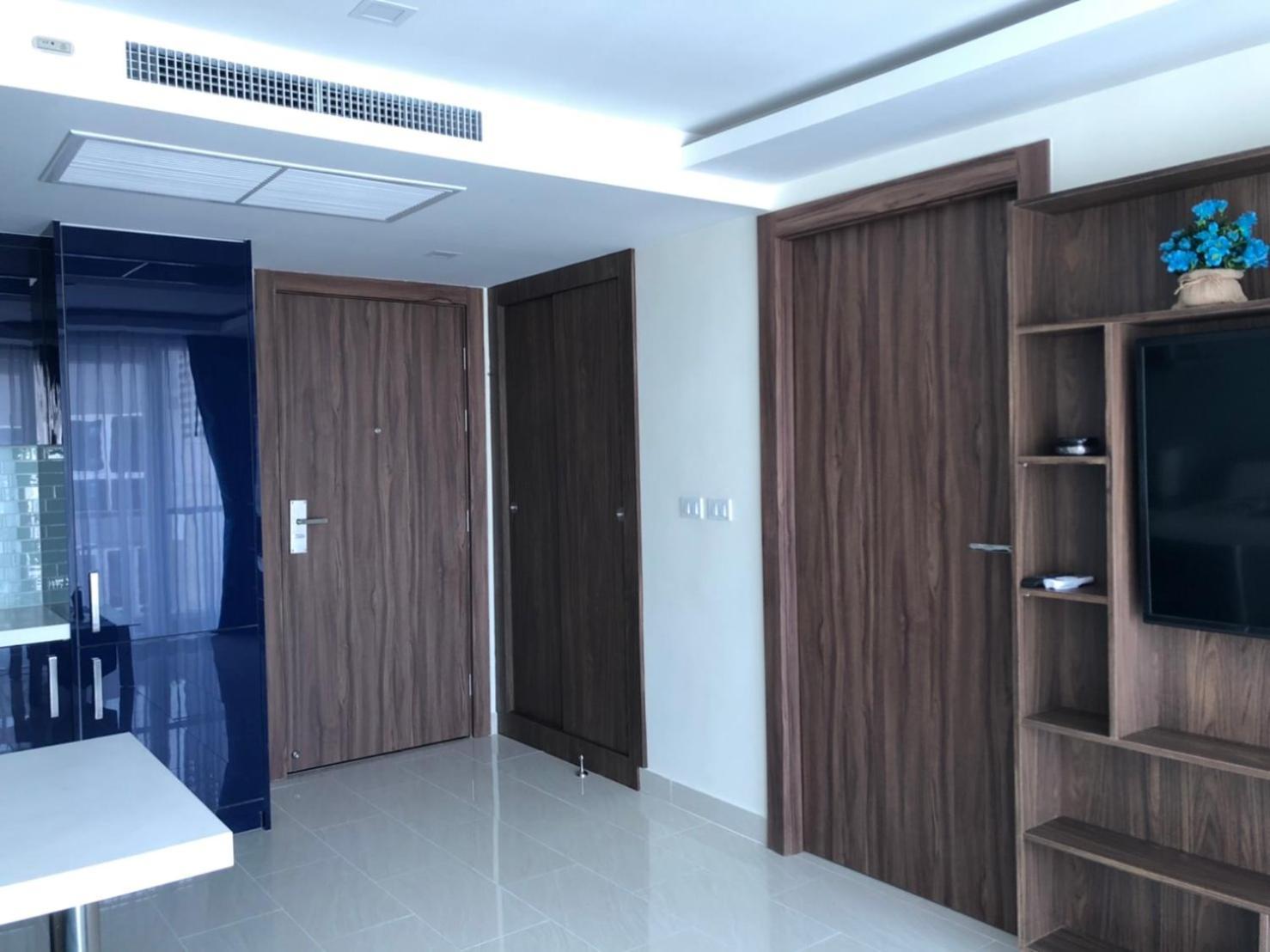 Luxury Business Suits In Grand Avenue By Estates