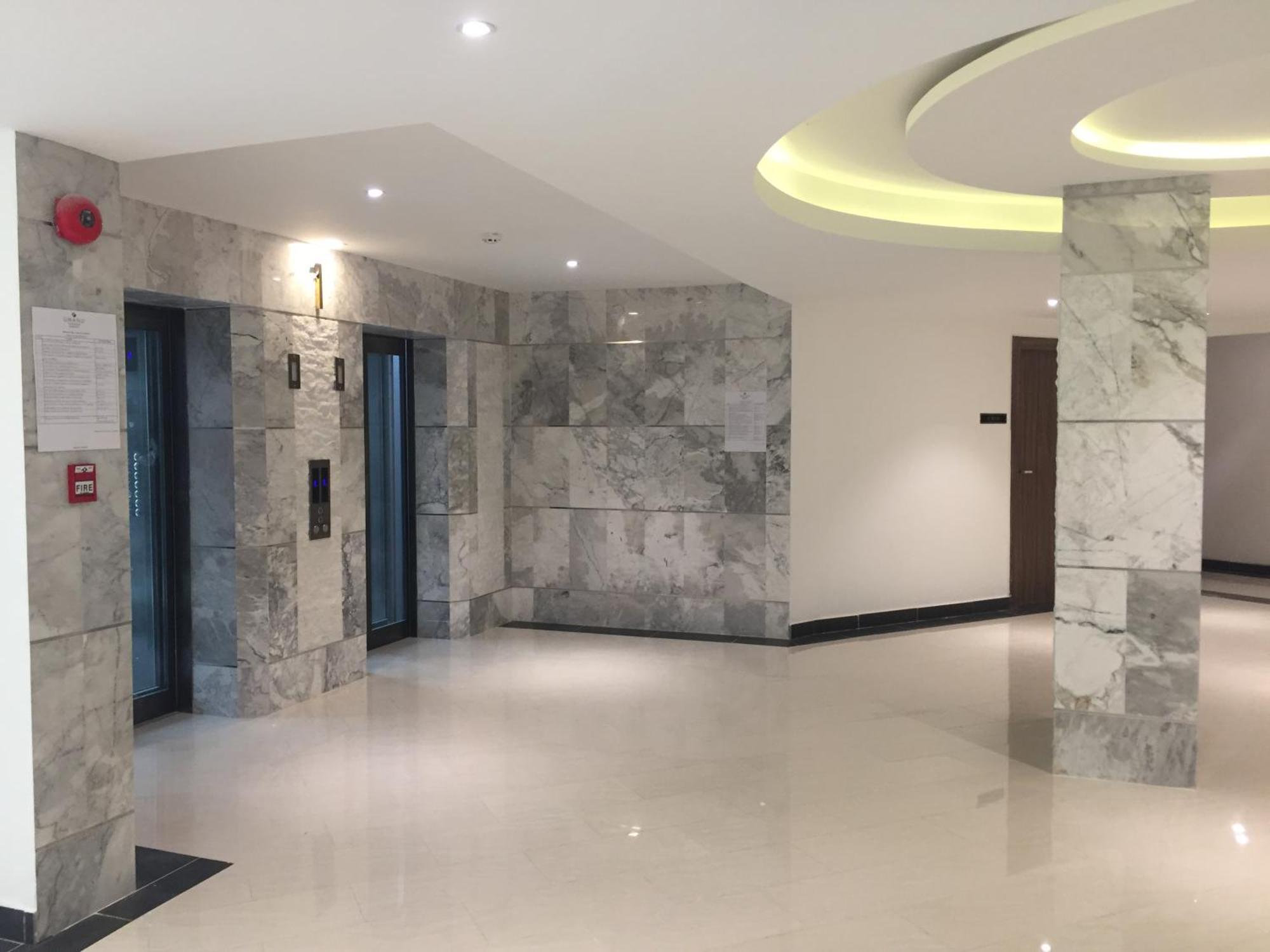 Luxury Business Suits In Grand Avenue By Estates Apartment