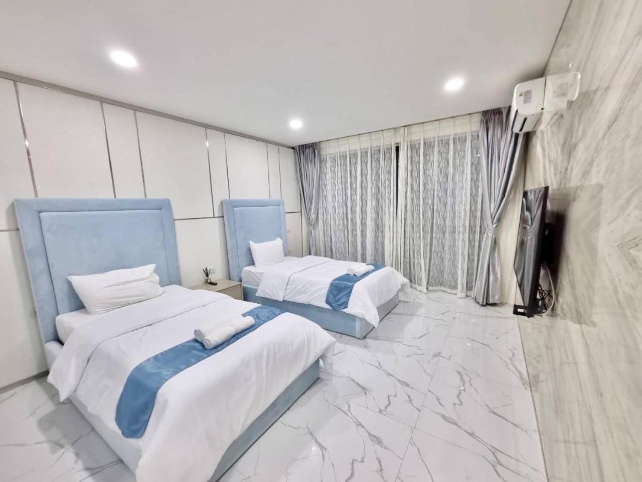 Apartment Plam Spring Pool 3 Bedroom *