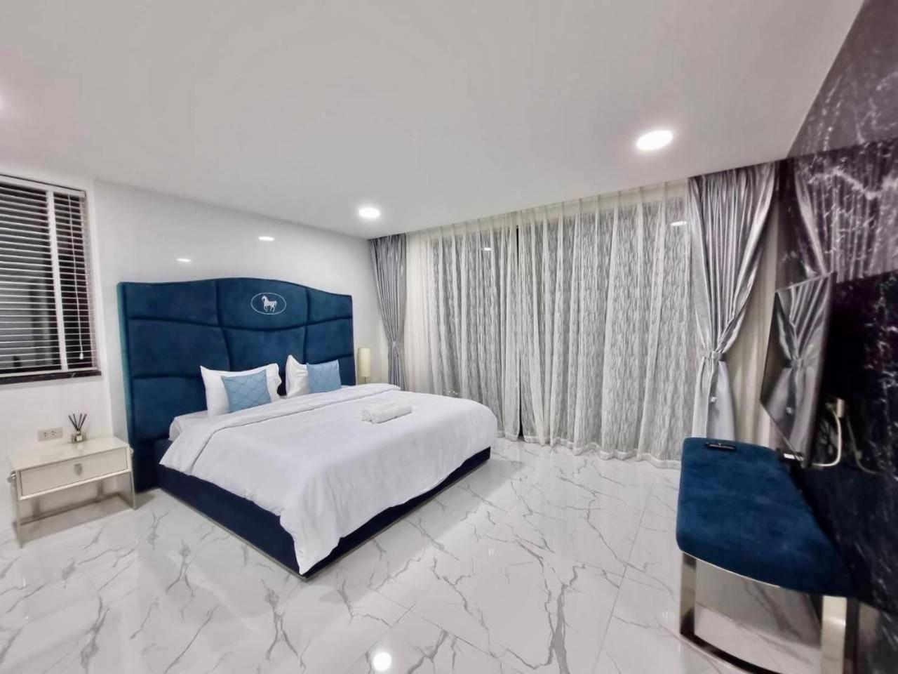 Plam Spring Pool 3 Bedroom Apartment Pattaya