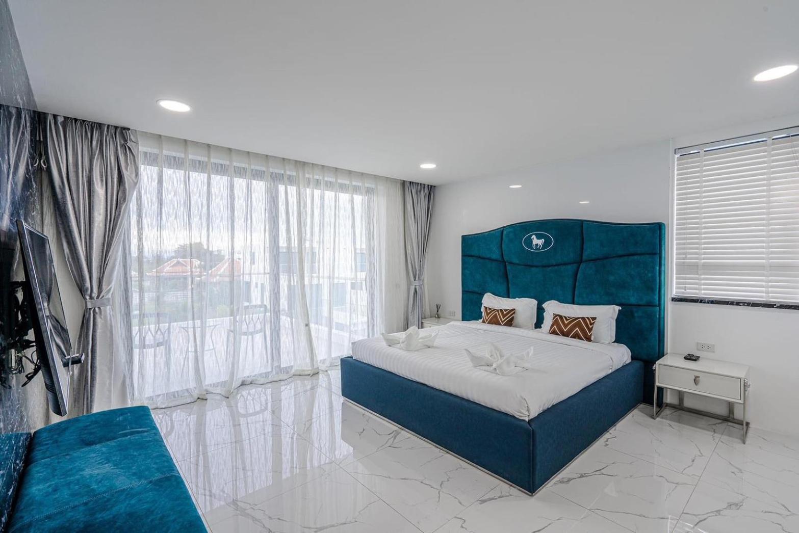 Plam Spring Pool 3 Bedroom Apartment
