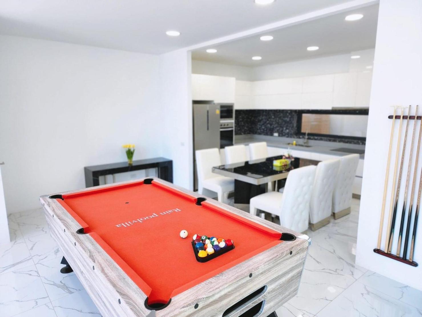 Plam Spring Pool 3 Bedroom Apartment Pattaya