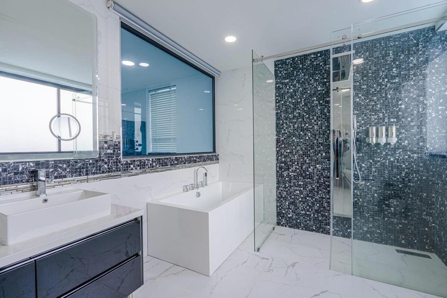 Plam Spring Pool 3 Bedroom Apartment *