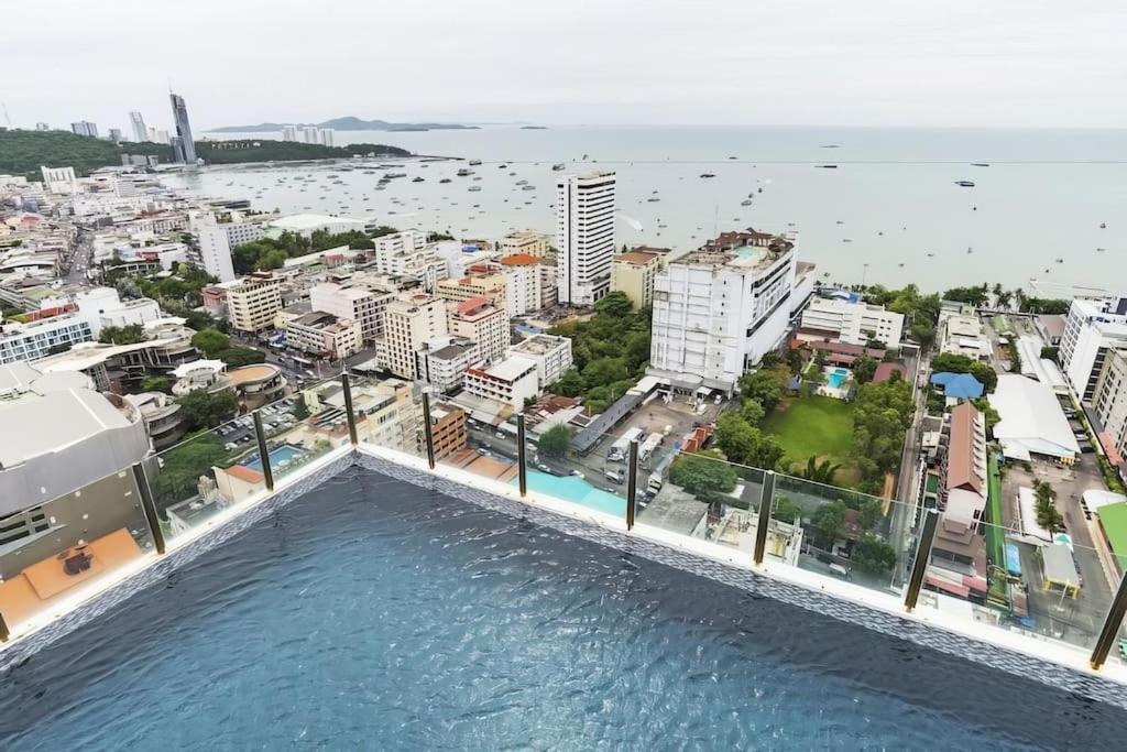 Downtown Cozy Condo, The Base.7 Apartment Pattaya