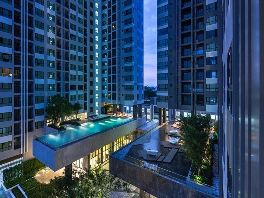 Apartment Downtown Cozy Condo, The Base.7