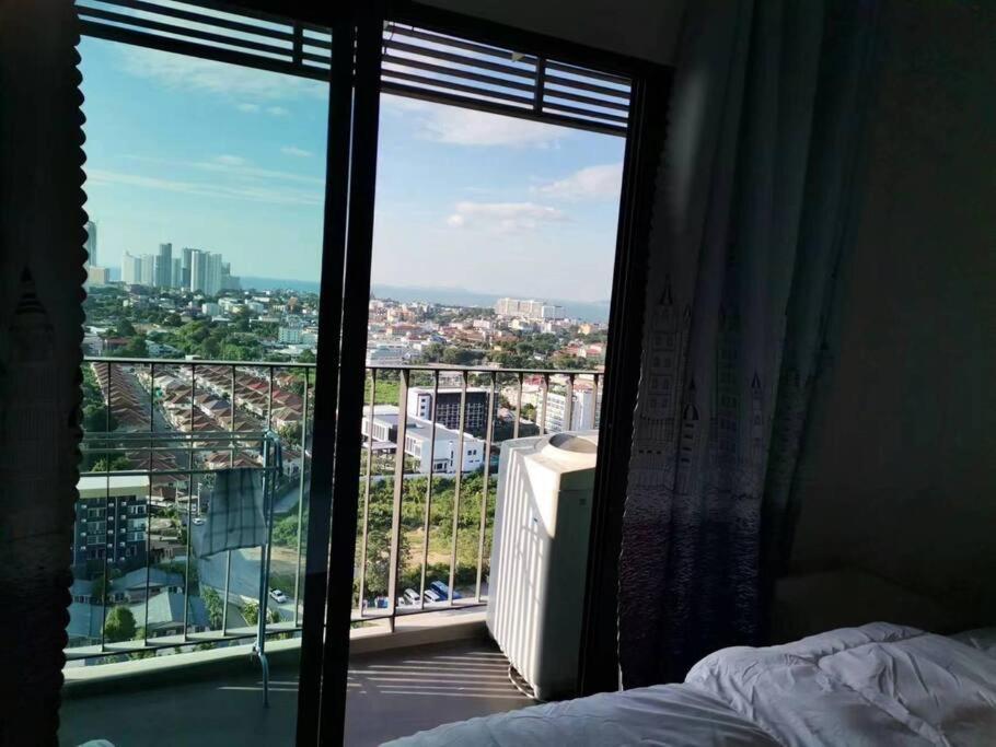 Seaview In Posh Apartment Pattaya