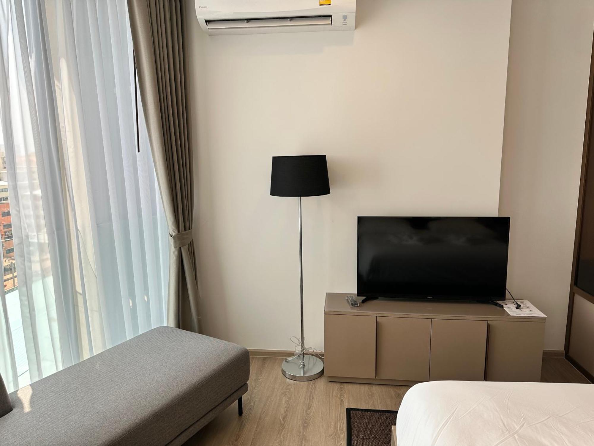 Edge Central Apartment *