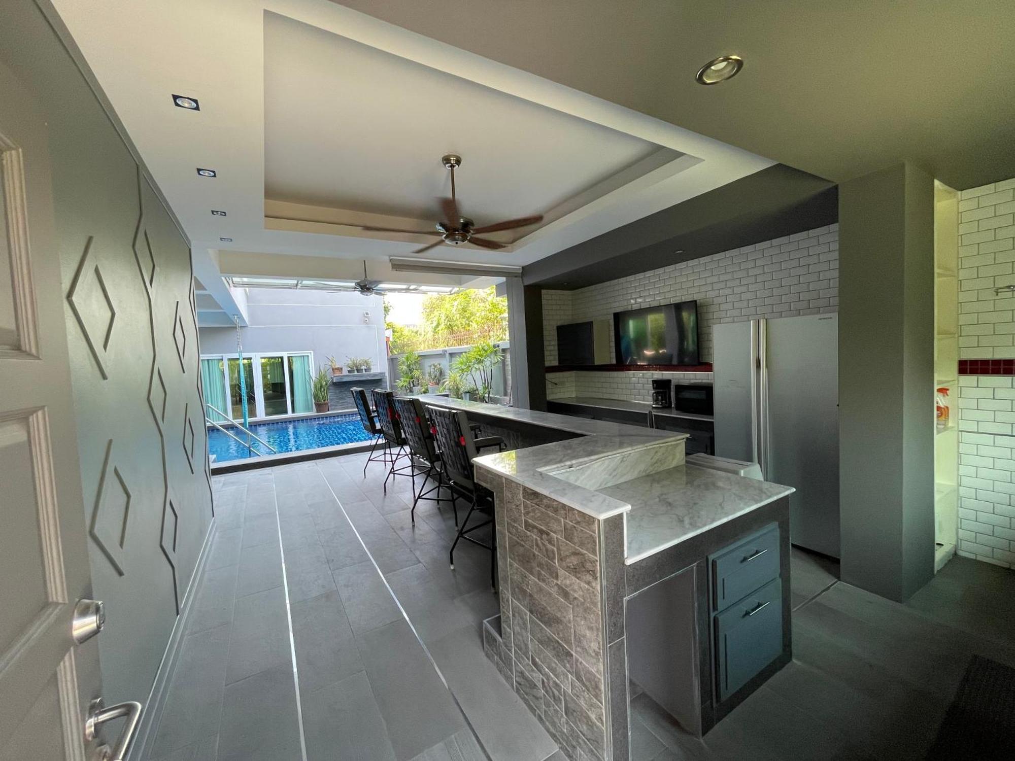 Michelle House Pool Pattaya