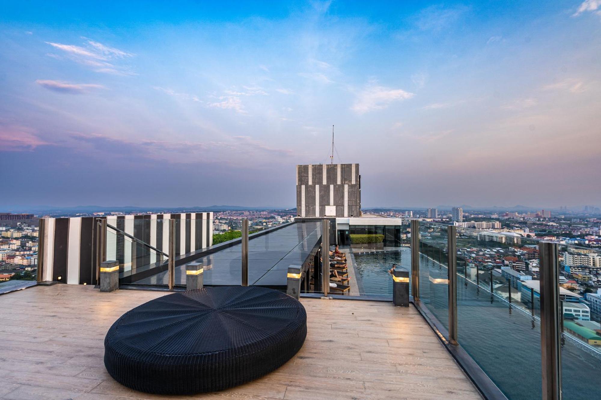 Aparthotel The Base By Nami