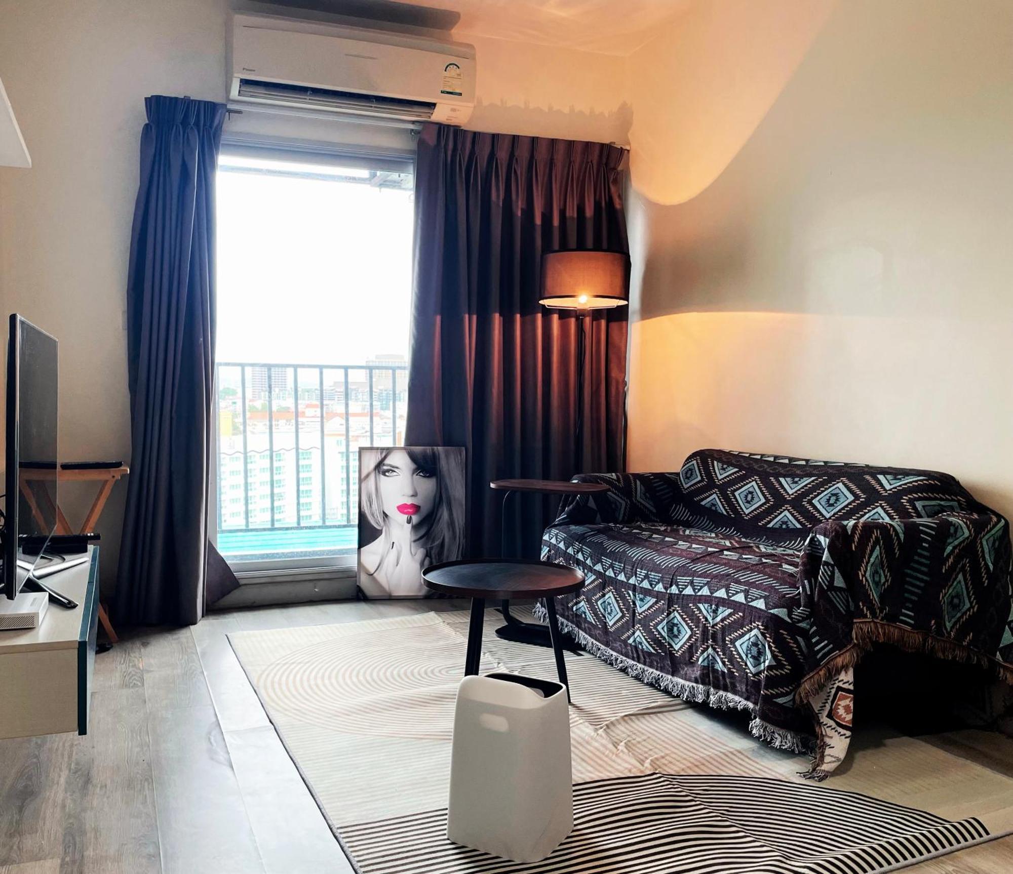 芭提雅fnb 无边泳池 Apartment