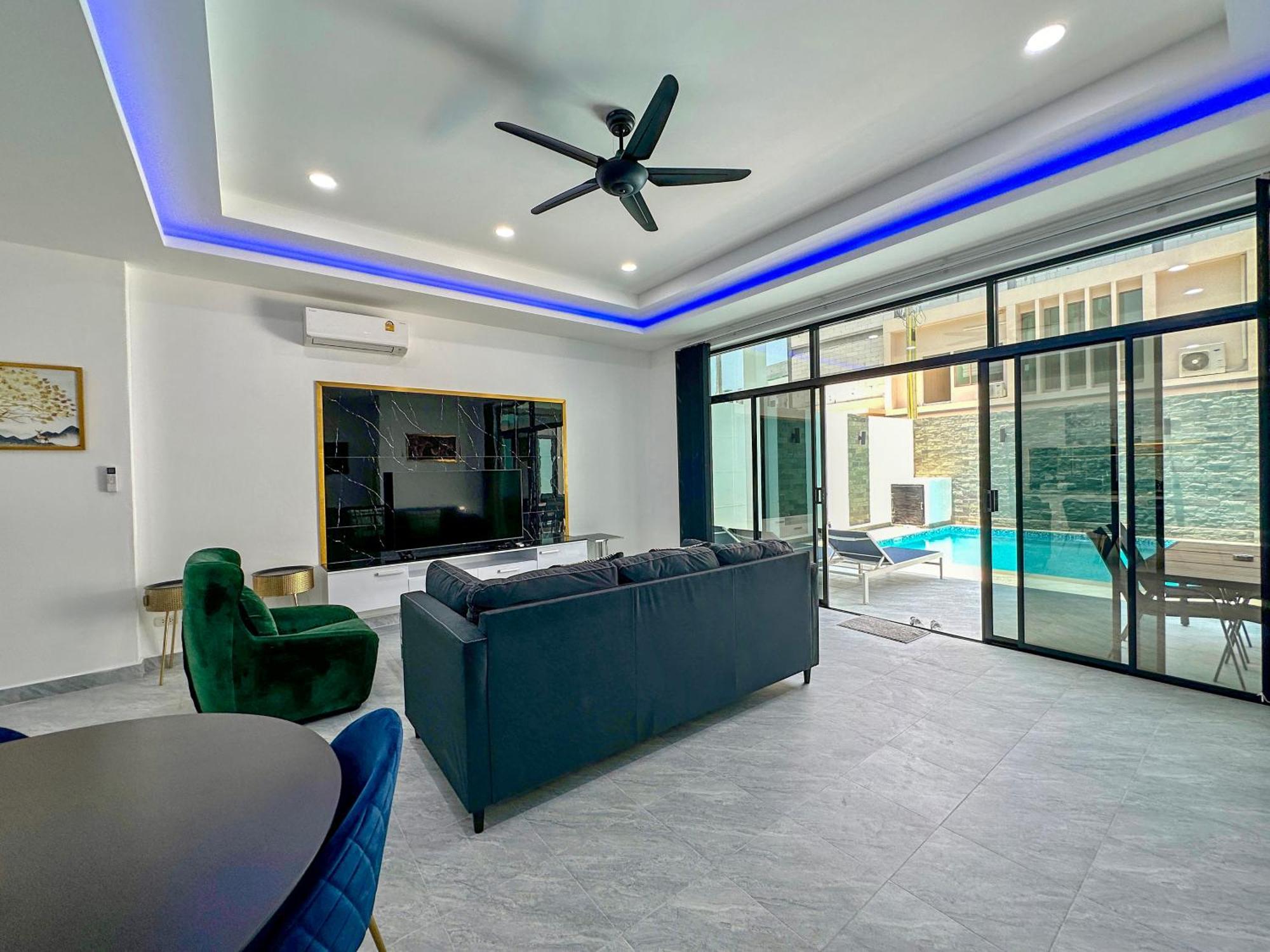Pool 430 Nearby Walking Street *