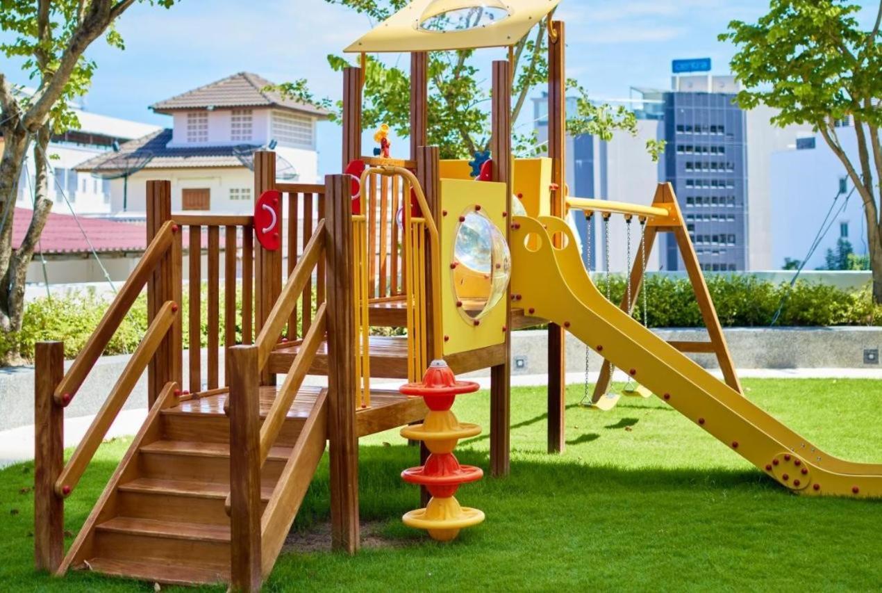 2 Bed Room, Large Living @ *